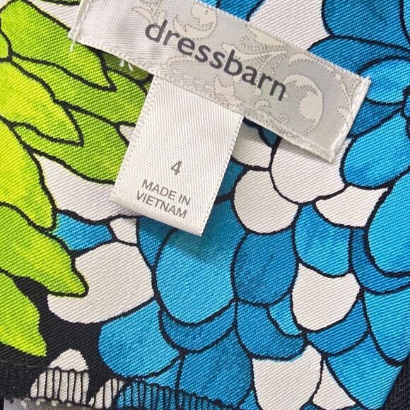 Dressbarn sleeveless floral dress. - Picture 2 of 5